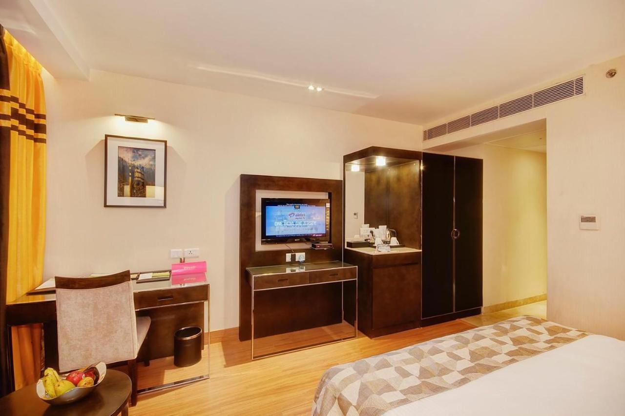 The Palm Spring A Boutique Hotel Naraina Νέο Δελχί Εξωτερικό φωτογραφία