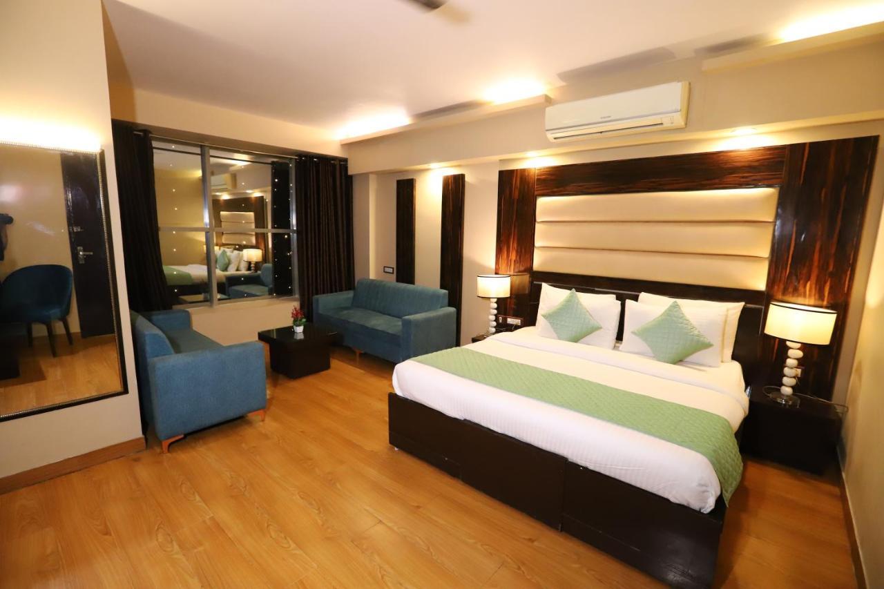 The Palm Spring A Boutique Hotel Naraina Νέο Δελχί Εξωτερικό φωτογραφία